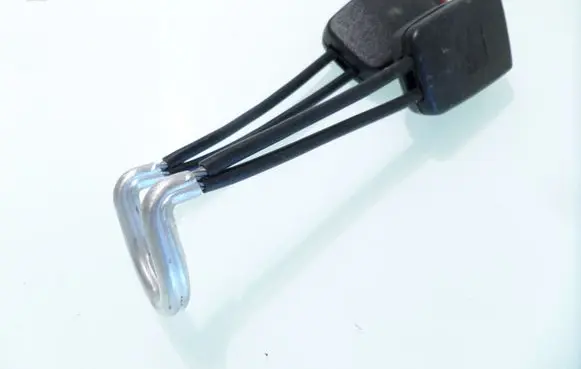 Volkswagen Golf III Rear seatbelt buckle 1H0857739A