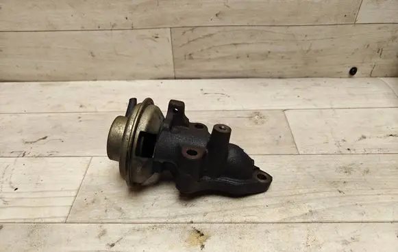Toyota Corolla Verso E121 EGR valve 2562027070 2580027040