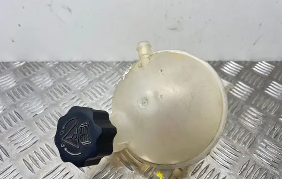 Peugeot 308 Coolant expansion tank/reservoir 9680996980