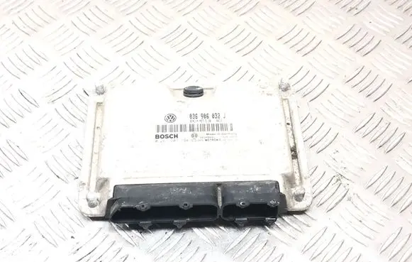 Skoda Octavia Mk1 (1U) Engine control unit/module 036906032J 26SA8491 18240078