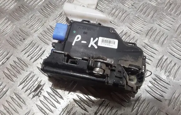 Volkswagen Caddy Front door lock 3D1837015AP