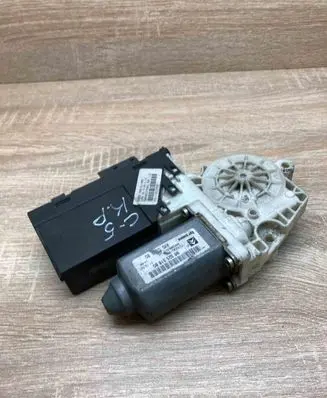 Citroen C5 Front door window regulator motor 9632531880