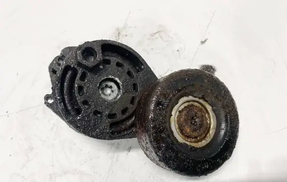 Audi Q5 SQ5 Generator/alternator belt tensioner