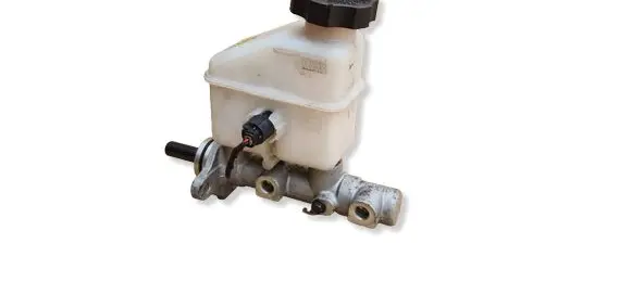Hyundai i30 Brake fluid reservoir 