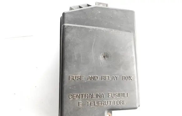 Alfa Romeo 159 Fuse box cover B172