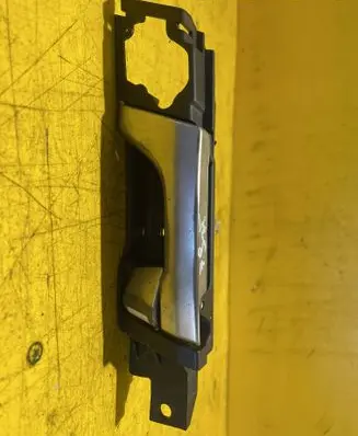 Chevrolet Captiva Front door interior handle