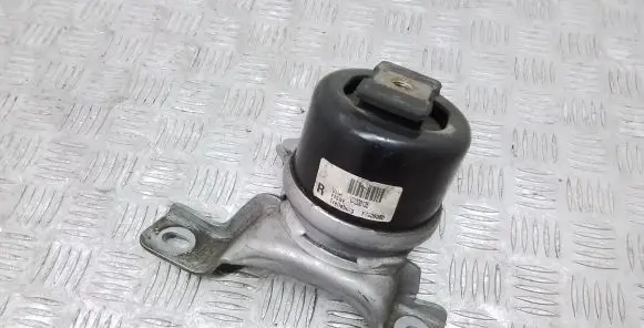 Volvo XC60 Engine mount bracket 31330135