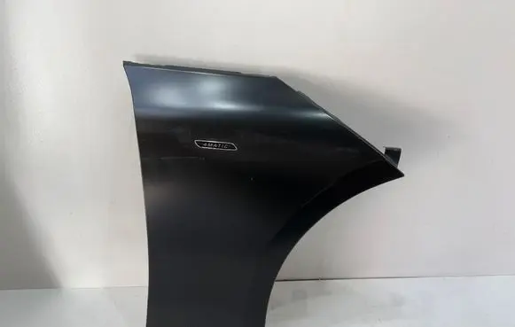 Mercedes-Benz EQE v295 Fender 