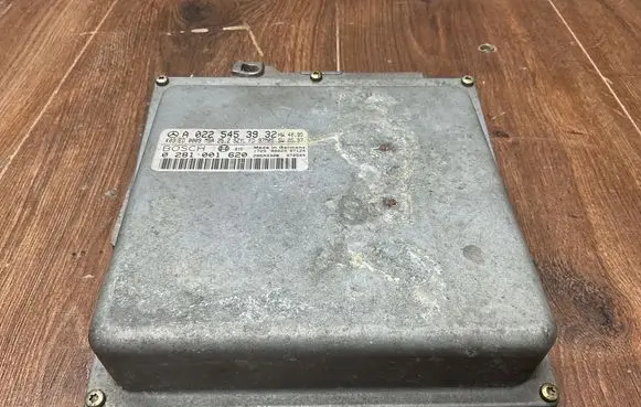 Mercedes-Benz E W210 Engine control unit/module A0225453932 0281001620
