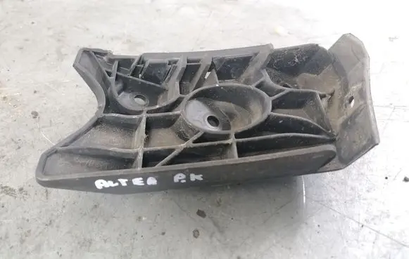 Seat Altea XL Front bumper mounting bracket 5P0807183A