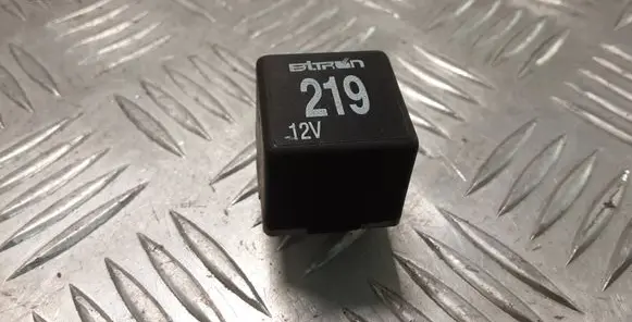 Volkswagen PASSAT B5 Other relay 443951253AA