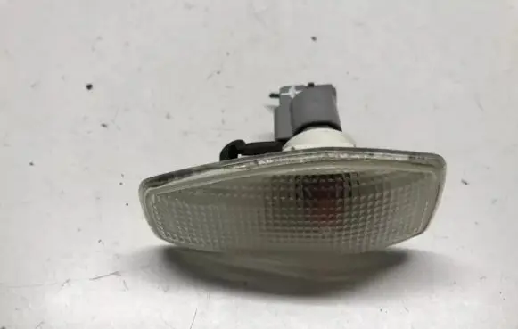 KIA Sportage Front fender indicator light