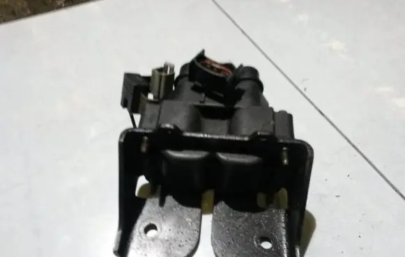 Lincoln Town Car High voltage ignition coil f5lu12029aa 371266