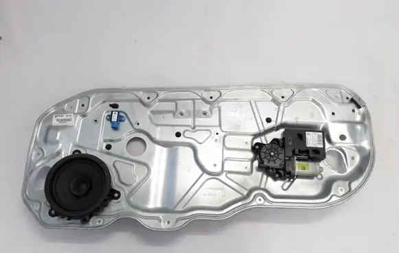 Volvo C30 Front door electric window regulator 8679979