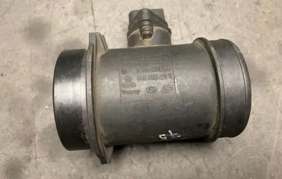 Audi A6 S6 C5 4B Mass air flow meter 0281002429 059906461E