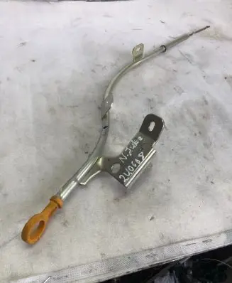 Nissan Juke II F16 Oil level dip stick 