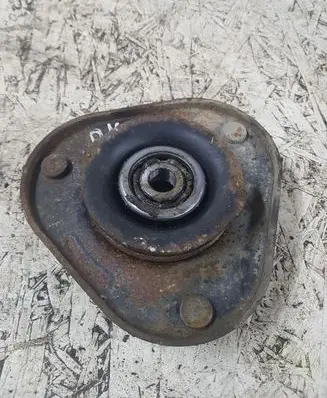 Toyota Avensis T250 Front upper strut mount 