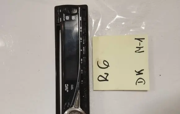 Volkswagen Golf IV Radio/GPS head unit trim KDG332