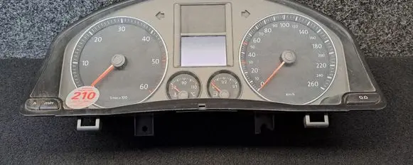 Volkswagen Golf V Speedometer (instrument cluster) 1K0920864B