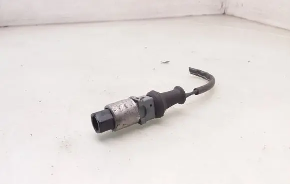 Audi A6 S6 C4 4A Air conditioning (A/C) pressure sensor 8A0959483