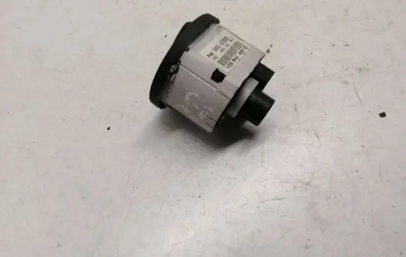 Skoda Octavia Mk2 (1Z) Light switch 1Z0941431C 748500470000 95211