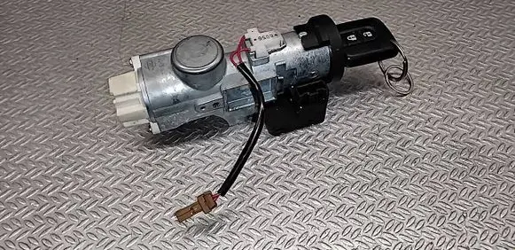 Nissan X-Trail T30 Ignition lock 5WK48042A 28590C9902 2671032209