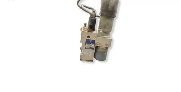 BMW 5 E60 E61 Tailgate hydraulic pump motor 7111867 001348 HB70401002