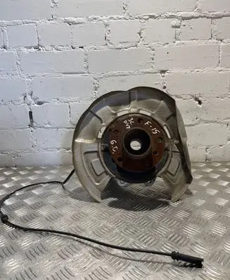 BMW X5 F15 Rear wheel hub 6770984