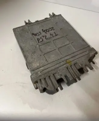Volkswagen Transporter - Caravelle T4 Engine control unit/module 074906021S 0281001829 28SA3700