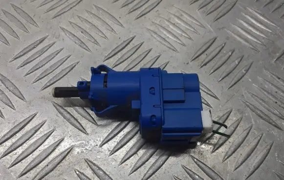 Mazda 5 Clutch pedal sensor 