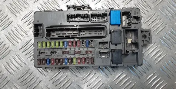 Honda Accord Fuse module TL4G210