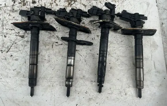 Audi A4 S4 B8 8K Fuel injectors set 0445116030 03L130277