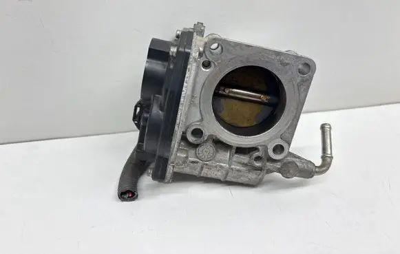 Nissan Juke I F15 Throttle valve SERA52601 K3Z173