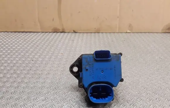 Citroen C4 I Coolant fan relay 9662240180