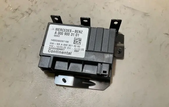 Mercedes-Benz Sprinter W906 Fuel injection pump control unit/module A0009003101 140026026719E A0009014000