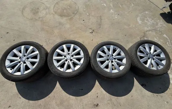 Mercedes-Benz B W246 W242 R16 alloy rim A2464010500