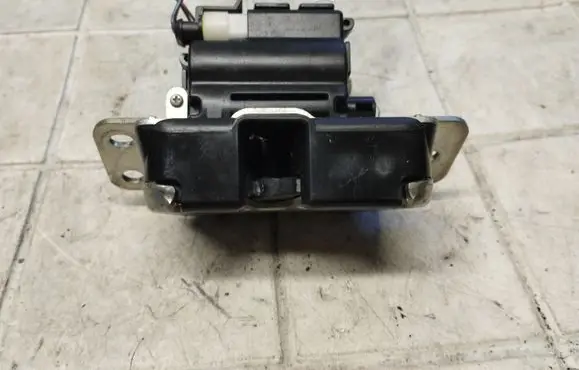 Mitsubishi Colt Tailgate/trunk/boot lock/catch/latch MR959190