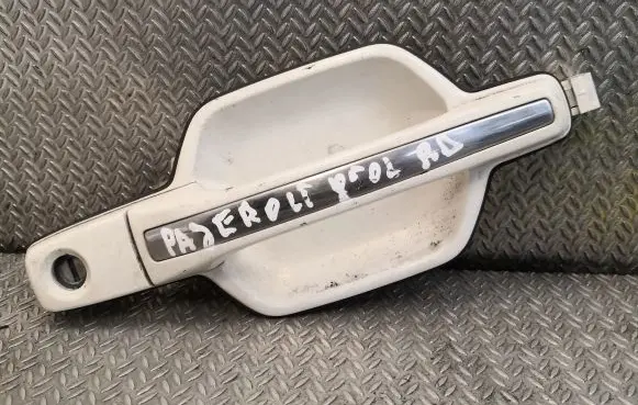 Mitsubishi Pajero Front door exterior handle