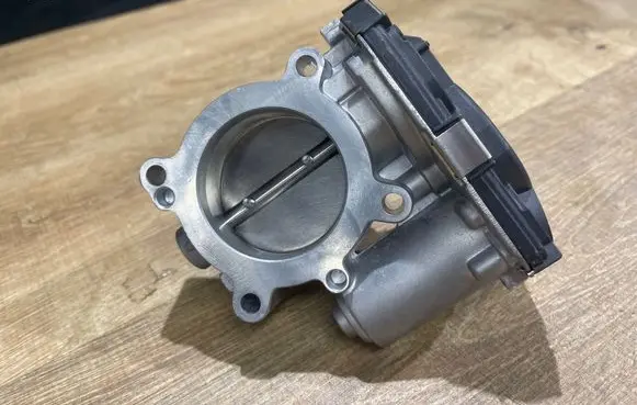 Land Rover Range Rover Evoque L551 Throttle body valve J3P39F991AD A2C11514600 27082100335