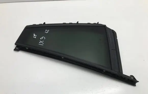 Rear vent window glass