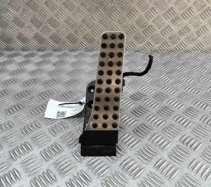 Mercedes-Benz C W205 Accelerator throttle pedal A2053000104