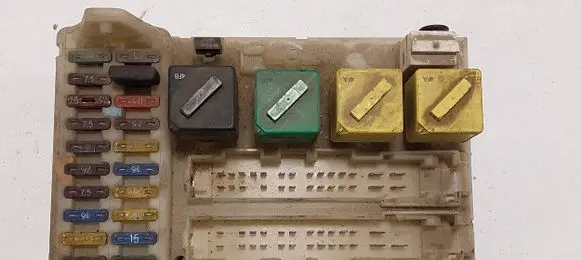 Ford Mondeo MK I Fuse box set 93BG14K150AD 006226 R4V2A