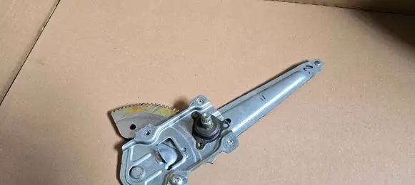 Suzuki Ignis Rear door manual window regulator 8354075G00