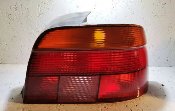 BMW 5 E39 Rear/tail lights 8353032