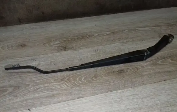 Volvo XC90 Front wiper blade arm 8620839