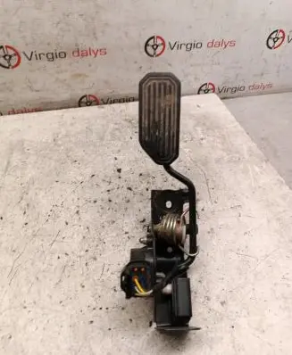 Toyota Avensis T250 Accelerator throttle pedal