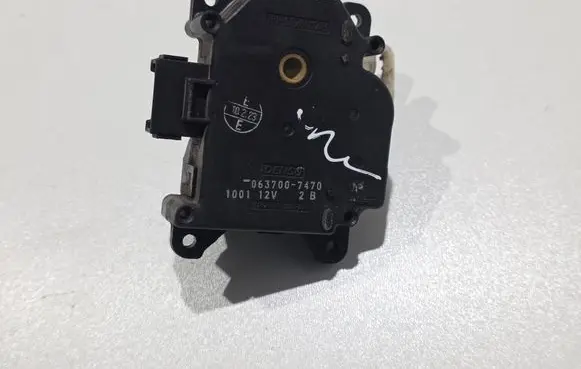 Lexus IS 200-300 Air flap motor/actuator 0637007470