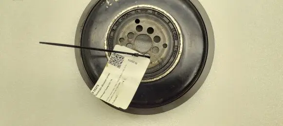 Volkswagen Touareg I Crankshaft pulley 057105251