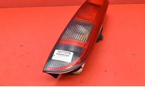 Ford Focus C-MAX Rear/tail lights 4M5113404C