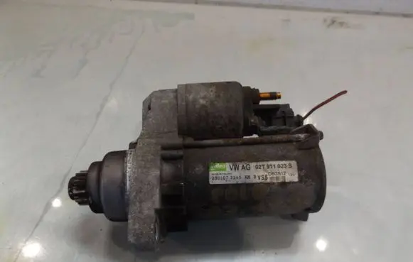 Volkswagen Polo IV 9N3 Starter motor 02T911023S